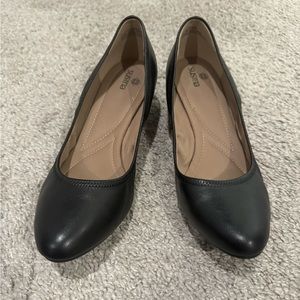 Susina black wedge shoes